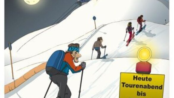 Skifahrer bei Nacht auf einer Piste, Hinweisschild zur Schranke um 22:30.