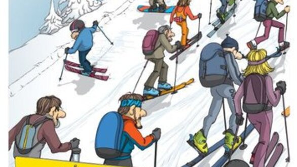 Een groep skiers en snowboarders die omhoog gaan.