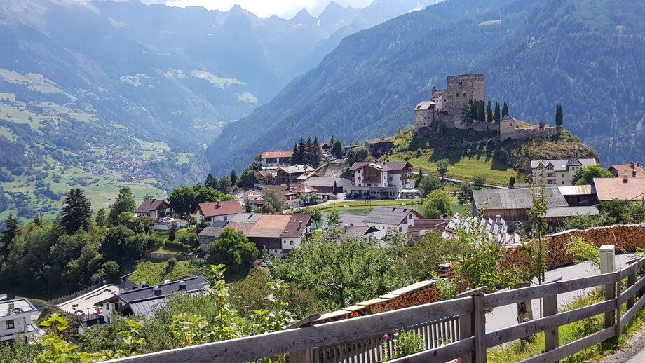 Aussicht auf die Burg Laudeck | © © Serfaus-Fiss-Ladis Marketing GmbH