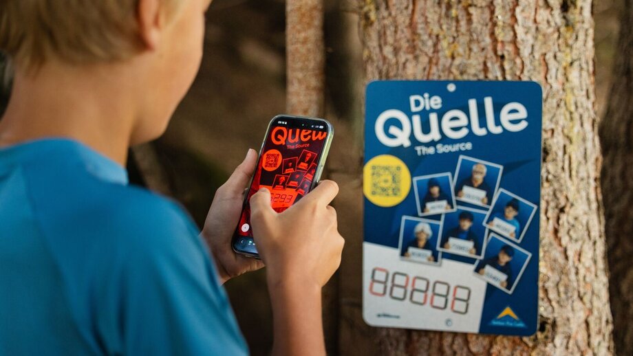 Digital puzzle station  „Die Quelle“ | © © Serfaus-Fiss-Ladis Marketing GmbH_Manuel Pale
