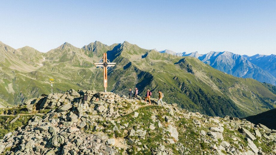 Genieten op de top langs de Gratwanderweg met indrukwekkend bergpanorama | © © Serfaus-Fiss-Ladis Marketing GmbH_Markus Lindl