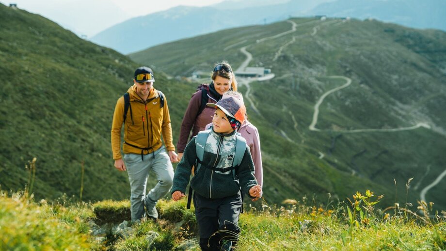 Met het gezin op ontdekkingstocht langs de Gratwanderweg | © © Serfaus-Fiss-Ladis Marketing GmbH_Markus Lindl