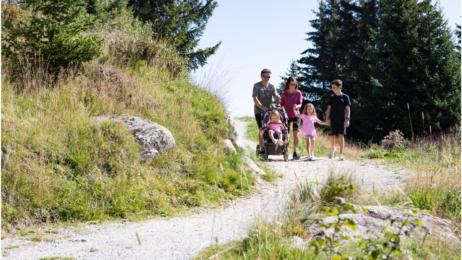 Unterwegs mit der Familie.jpg | © (c) Serfaus-Fiss-Ladis Marketing GmbH_Andreas Kirschner