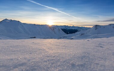 Traumhafter Sonnenaufgang auf den schneesicheren Pisten in Serfaus Fiss Ladis in Tirol | © Andreas Kirschner