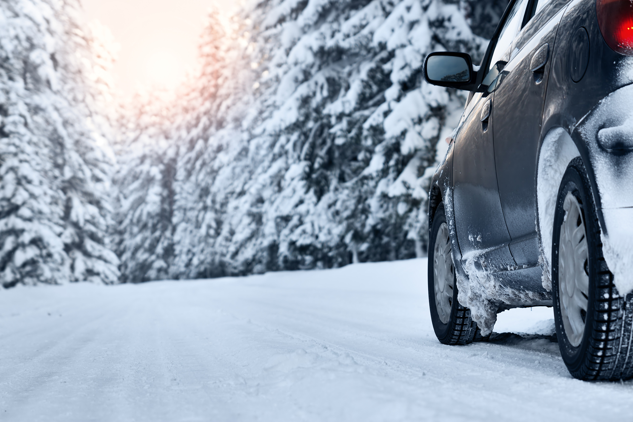 Autofahrt im Winter: Mit dem Besen ums Auto - FOCUS online