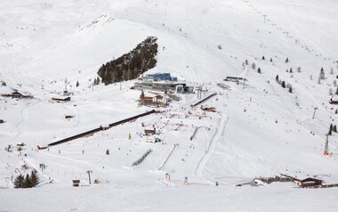Die Gampenabfahrt ist eine blaue Piste im Skigebiet Serfaus Fiss Ladis Tirol Österreich | © Serfaus-Fiss-Ladis Marketing GmbH I Andreas Kirschner