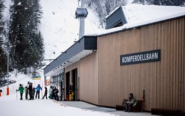 Die Talstation der neuen Komperdellbahn in Serfaus besticht mit einem elegantem Design | © Serfaus-Fiss-Ladis Marketing GmbH | Rene Raggl