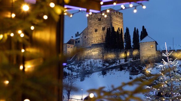 Lichterglanz vor Burg Laudeck