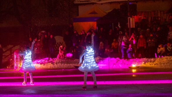 Leuchtende Eiskunstlauf