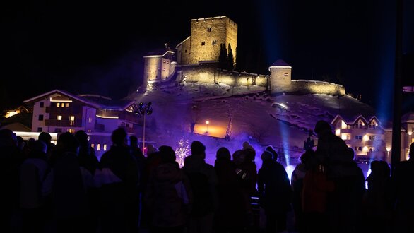 Burg Laudegg Ansicht Nacht