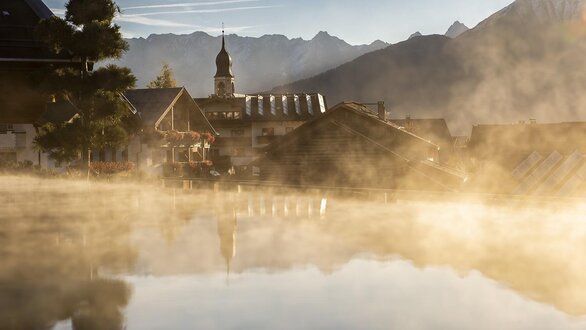 Pool Sommer Ausblick Kirche