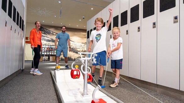 Playing golf | © (c) Fisser Bergbahnen GmbH_Fabian Schirgi