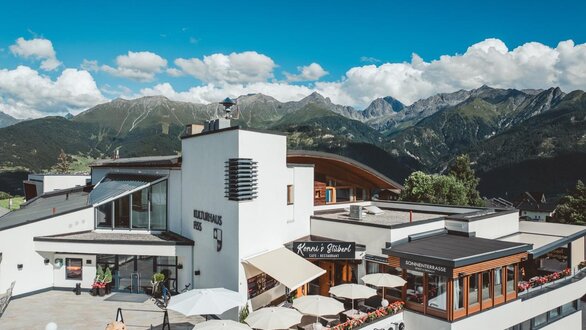 Groß ((c)_LeiterMichael_Stüberl_Terasse-1)