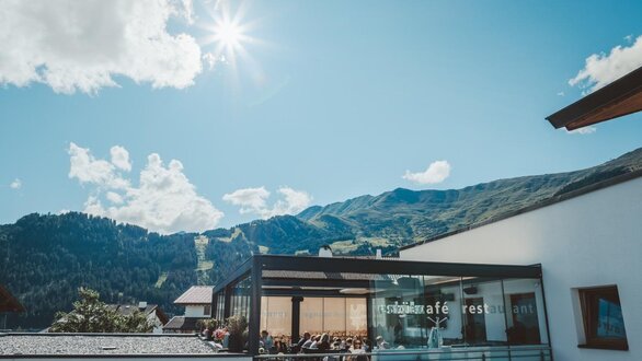 Groß ((c)_LeiterMichael_Stüberl_Terasse-9)