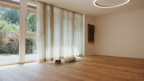 20240826-yoga_studio_iris-04