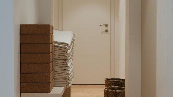 20240826-yoga_studio_iris-02