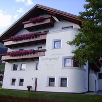 Hausansicht Sommer Süd
