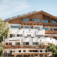 Das Hotel Garni Hubertushof im Sommer - Südseite