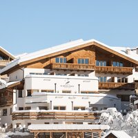 Winterliche Außenansicht des Hubertushofs