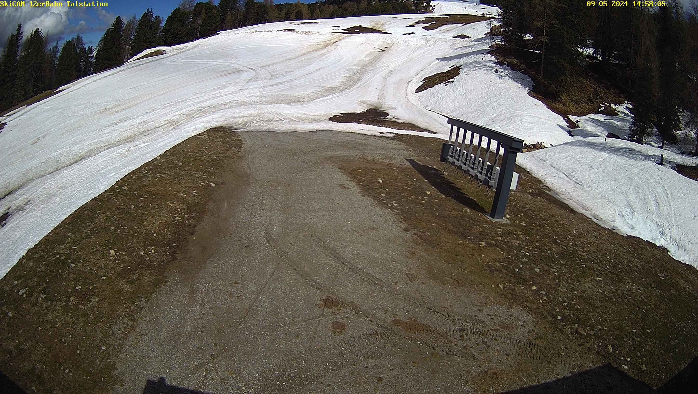 Ladis webcam - Zwoelferbahn ski station